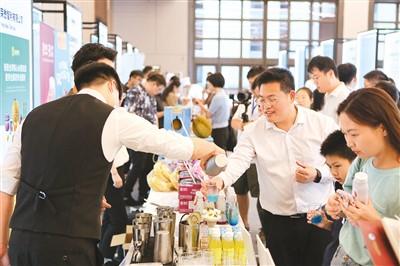 走 一起去參展
